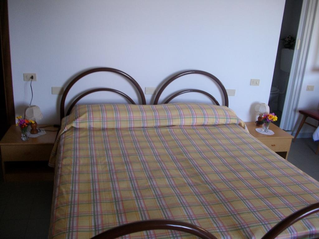 Hotel Alberta Маса Стая снимка