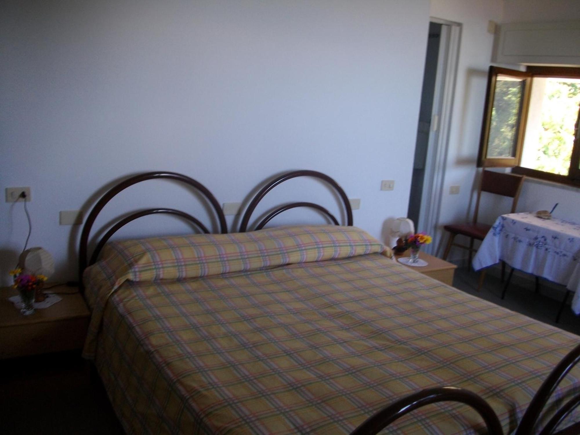Hotel Alberta Маса Екстериор снимка